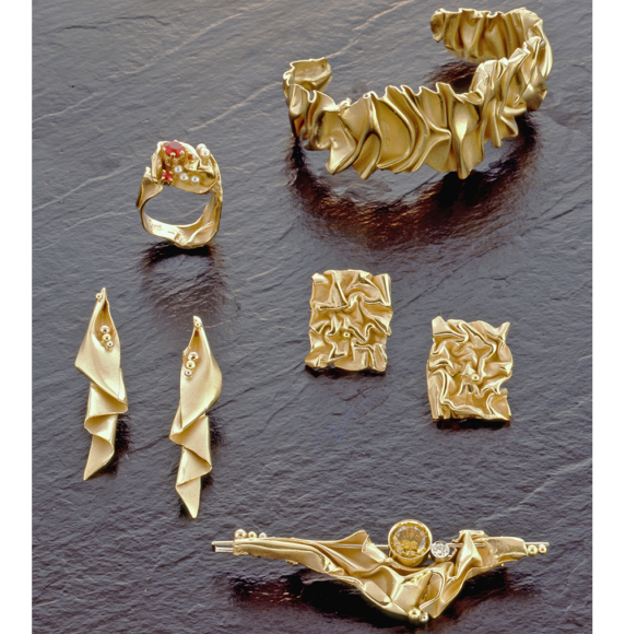 9.-Gold